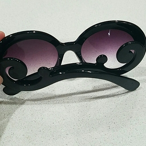 sunglass - Picture 4 of 4